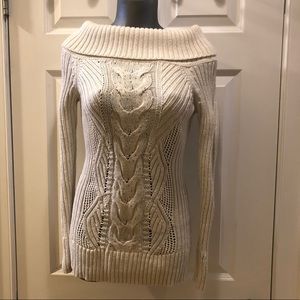 Beautiful WHBM sweater 🤍